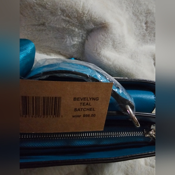 NWT Steve Madden Bevelyn Crossbody - Picture 8 of 8